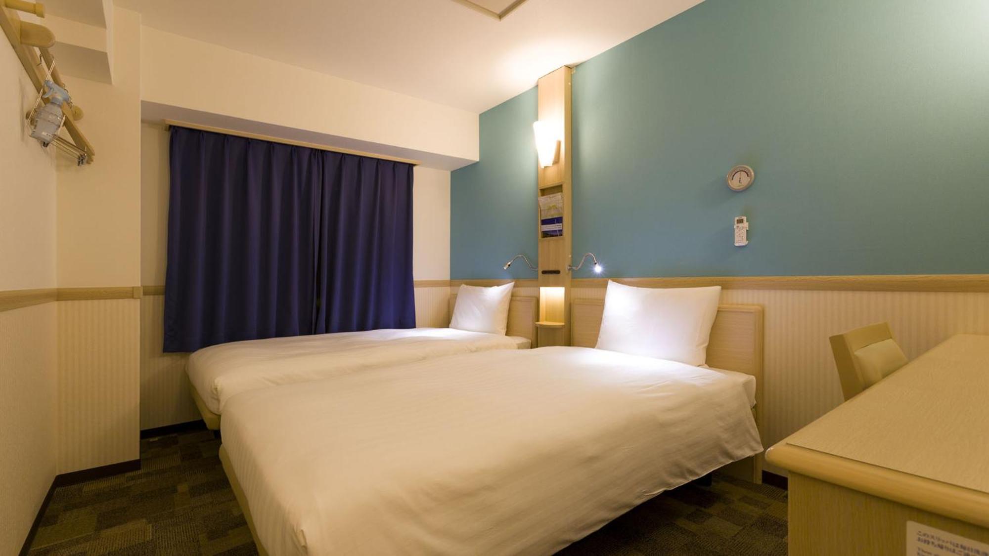 Toyoko Inn Shiki Eki Higashi Guchi Rom bilde