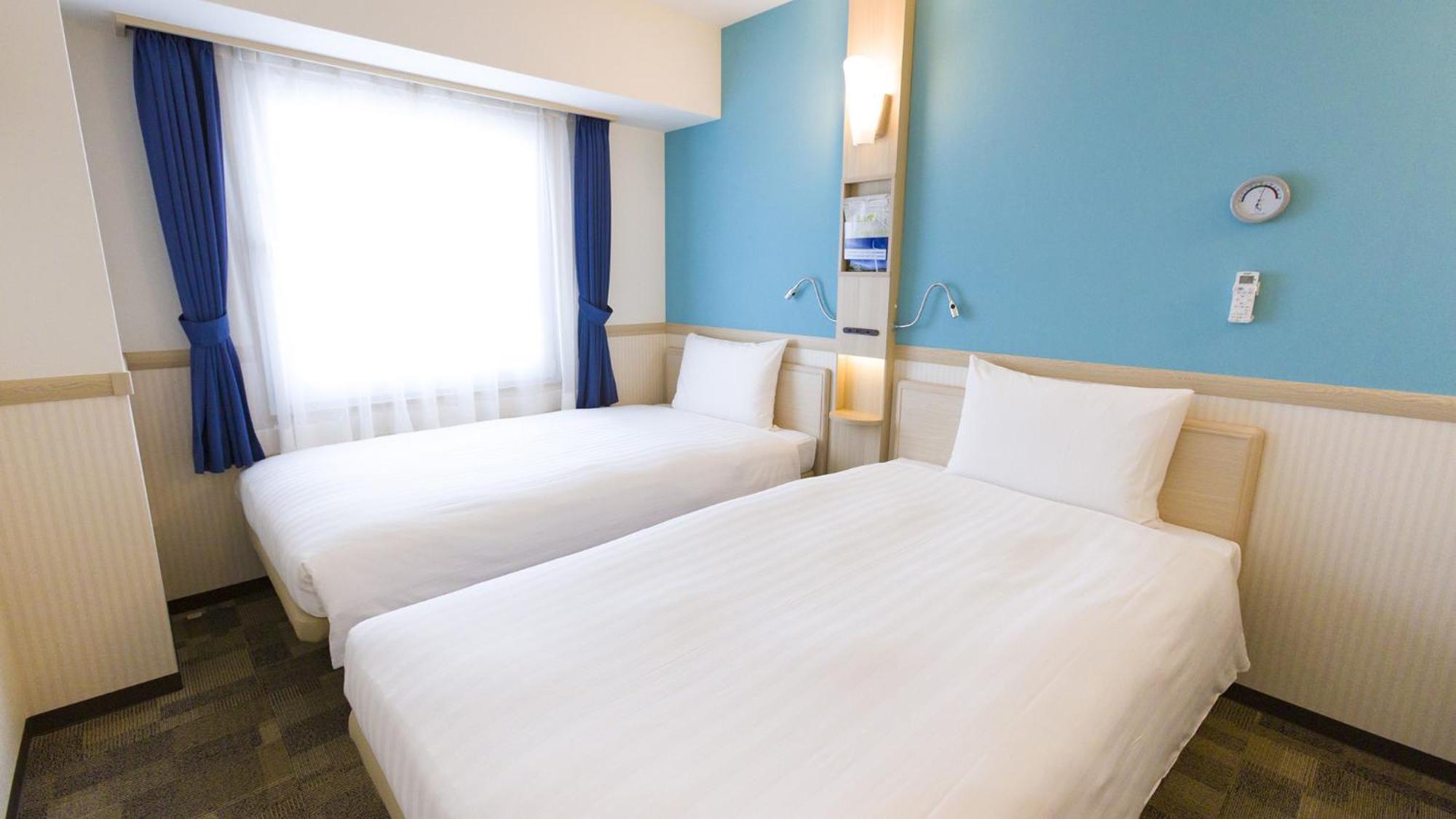 Toyoko Inn Shiki Eki Higashi Guchi Rom bilde